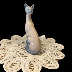 Vintage 1986 Franklin Mint Valencia Siamese Cat Figurine Curio Cabinet Collectio